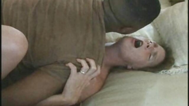 Wanita dewasa di stoking perlahan-lahan dan lembut memberikan blowjob video bokep indo live streaming