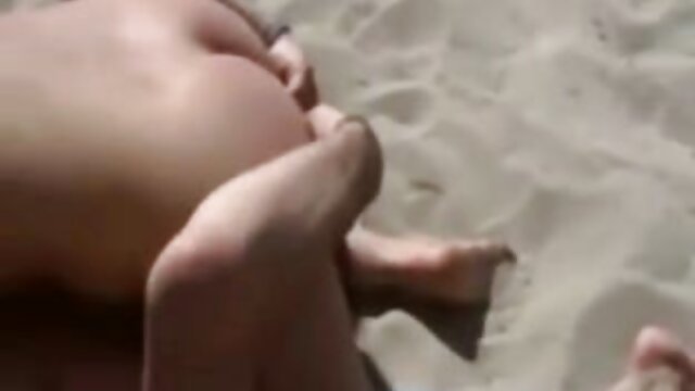 Aku dan pacarku bercinta dengan istriku bokep live indo di hotel.